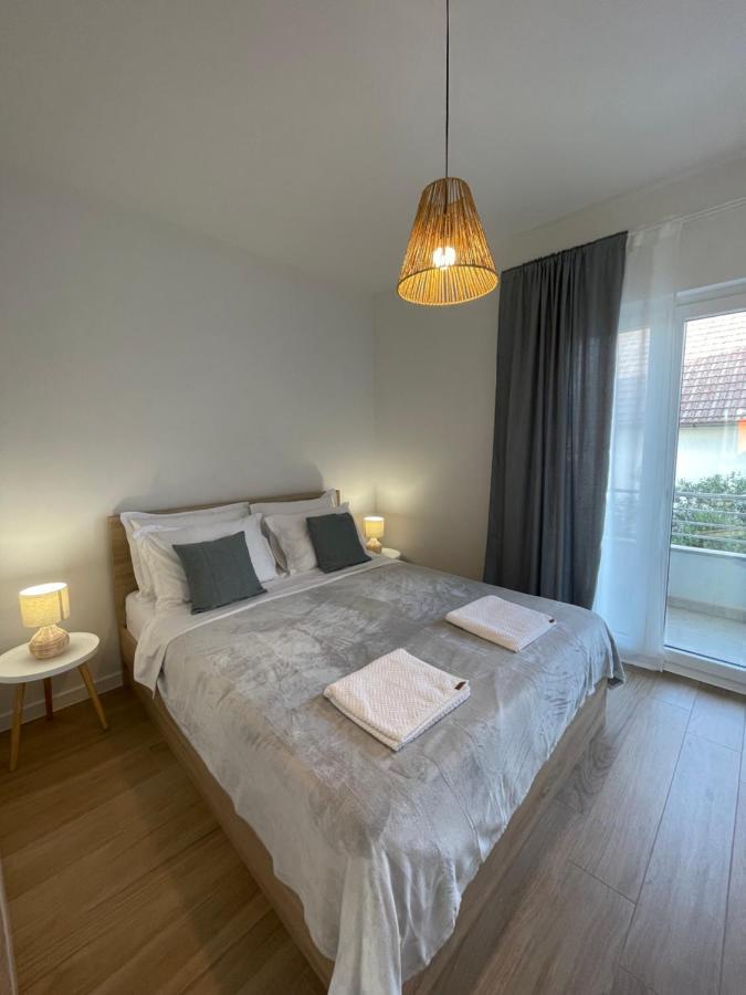 Lux Apartments Водице Екстериор снимка