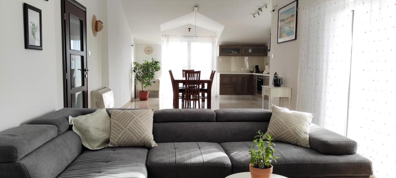Lux Apartments Водице Екстериор снимка