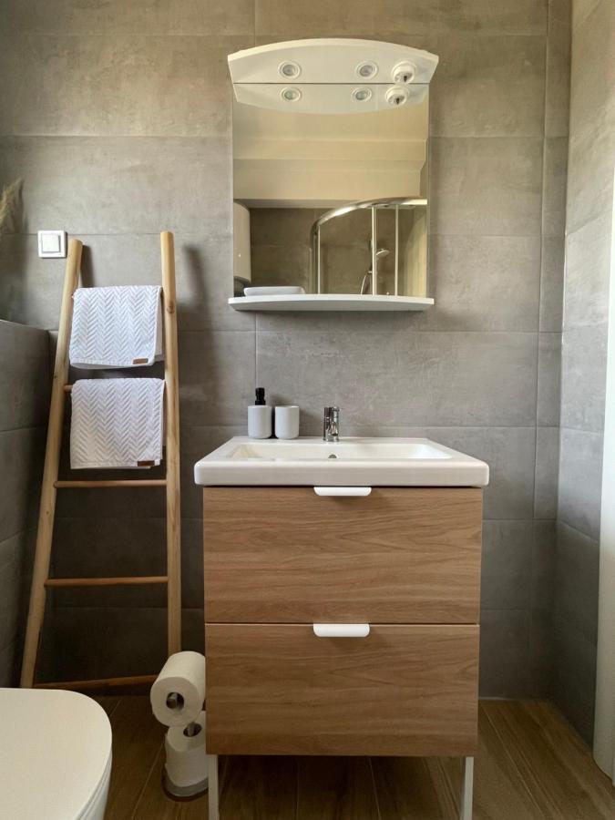 Lux Apartments Водице Екстериор снимка