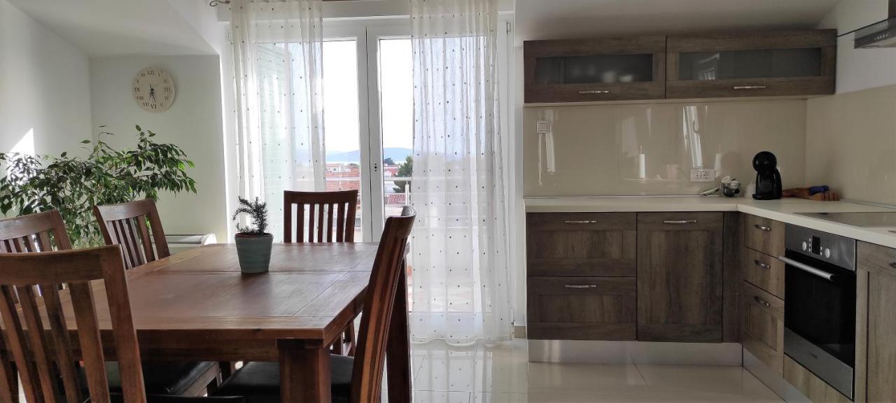 Lux Apartments Водице Екстериор снимка