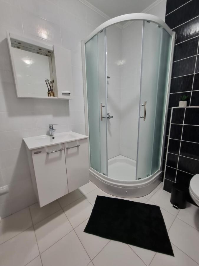 Lux Apartments Водице Екстериор снимка